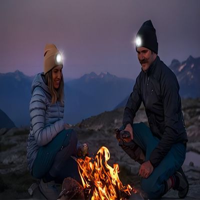 Sombrero de los auriculares de Bluetooth del casquillo de la música del faro del LED para la Navidad, cumpleaños, hombres
