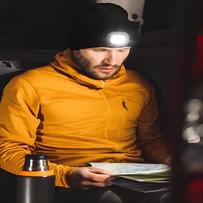 Casquillo de Bluetooth con la luz, los auriculares inalámbricos y el faro como grandes regalos para los hombres, mujeres, Teenages